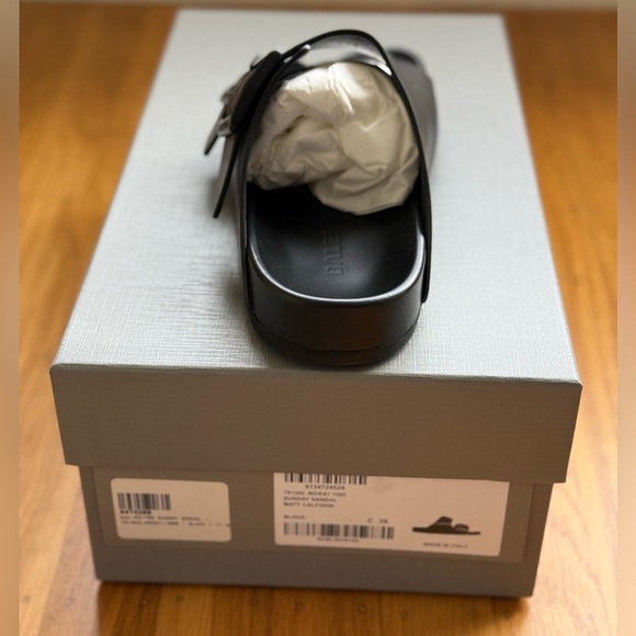 NEW IN BOX: Balenciaga Sunday Leather Sandal - Picture 9 of 9